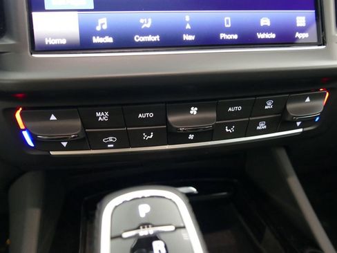 Used 2024 Maserati Levante GT Ultima AWD/4WD image 20