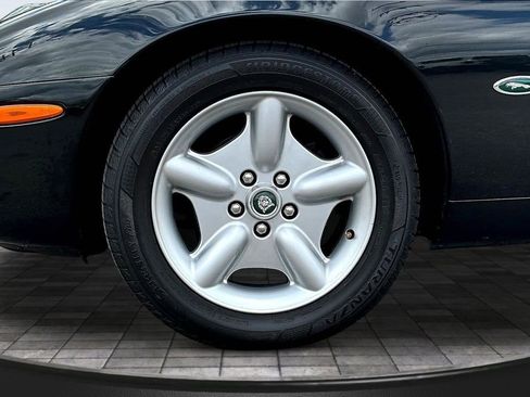 Used 1998 Jaguar XK8 Convertible RWD image 31