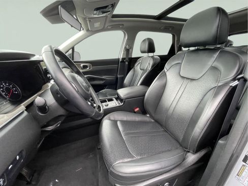 Used 2023 Kia Sorento S w/ Panoramic Sunroof Package AWD/4WD image 12
