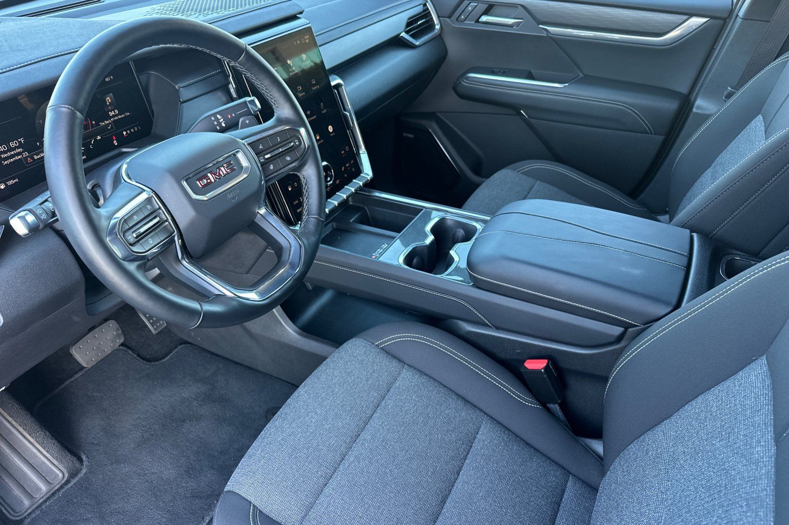 Used 2026 GMC Acadia Elevation FWD image 10