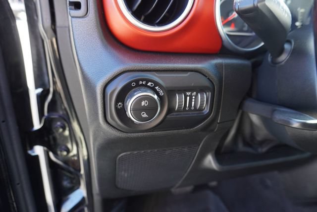 Used 2022 Jeep Gladiator Rubicon w/ LED Lighting Group AWD/4WD image 26
