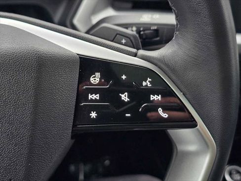 Used 2024 Audi Q4 e-tron Premium Plus image 33