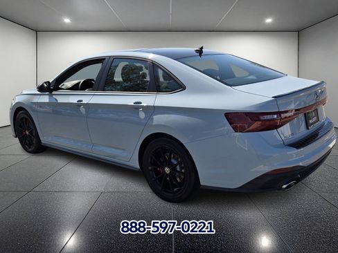 Used 2025 Volkswagen Jetta GLI Autobahn image 3