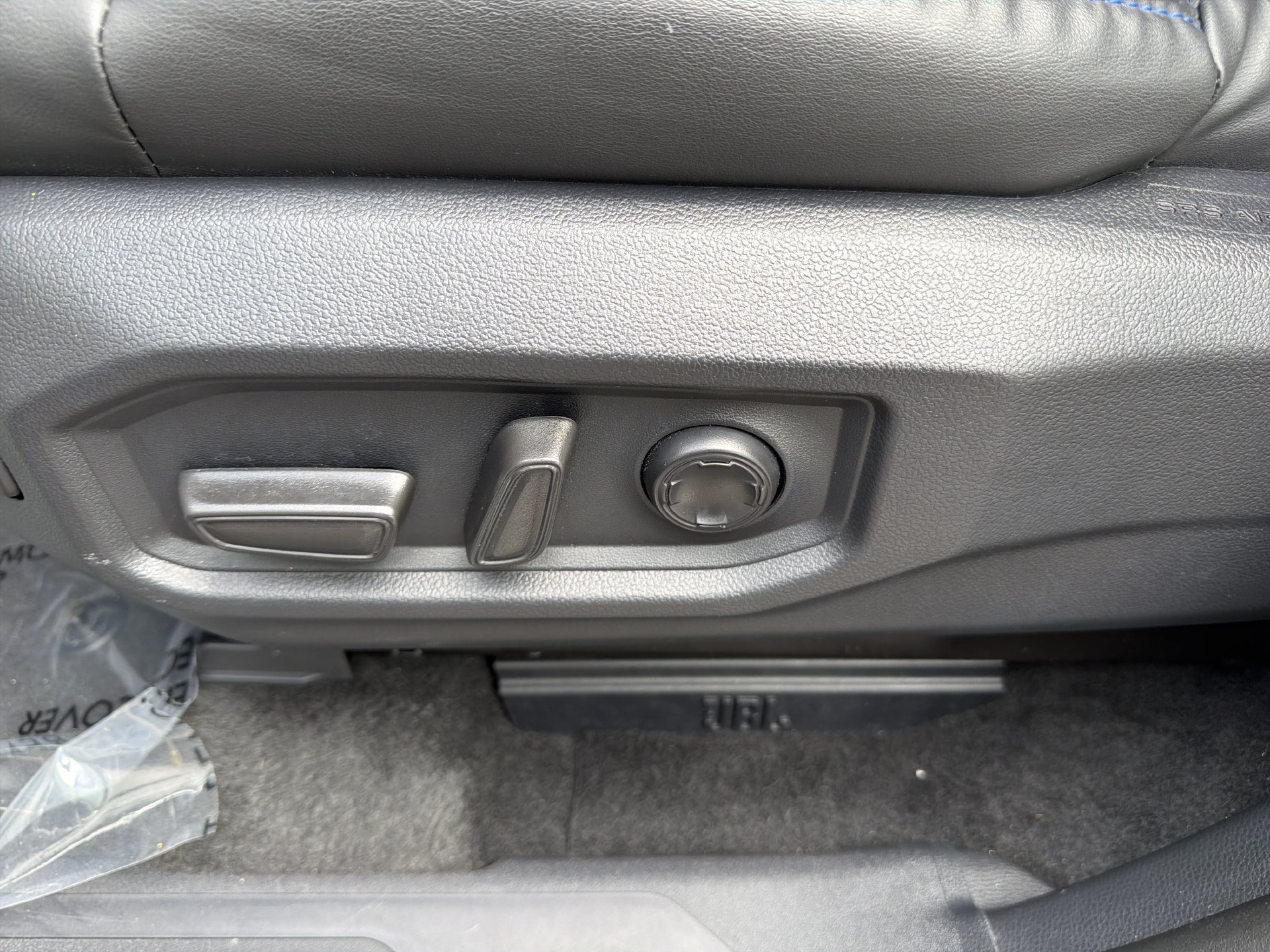 Used 2025 Toyota Tundra Platinum AWD/4WD image 23