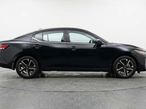 Used 2025 Nissan Sentra SV FWD image 9