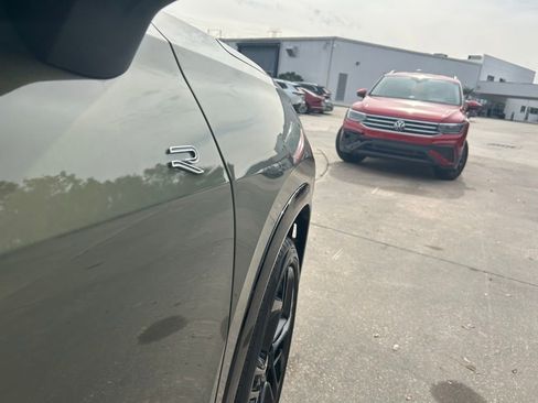 New 2026 Volkswagen Tiguan SE R-Line image 32