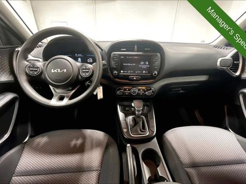 Used 2025 Kia Soul LX FWD image 18