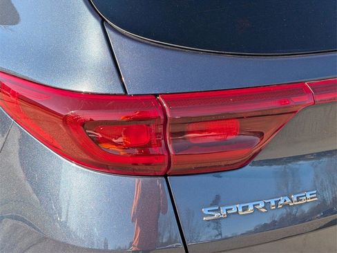 Used 2022 Kia Sportage LX image 13