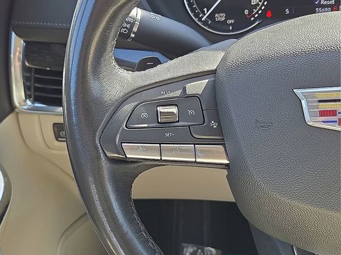 Used 2023 Cadillac XT4 Premium Luxury image 21