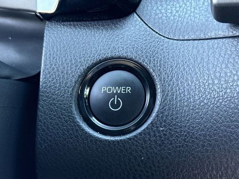 Used 2025 Toyota Camry SE w/ Convenience Package image 38