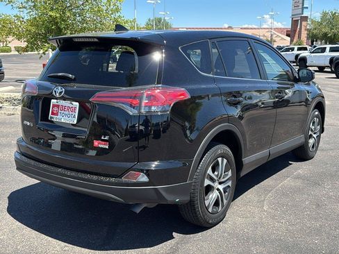 Used 2018 Toyota RAV4 LE w/ Carpet Mat Package FWD image 9