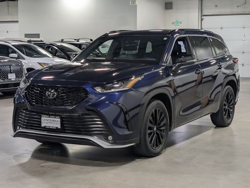 Used 2025 Toyota Highlander XSE AWD/4WD image 3