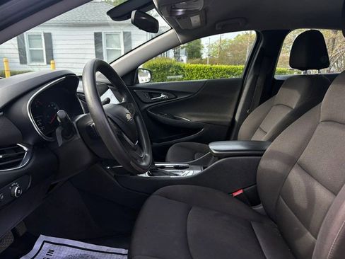Used 2019 Chevrolet Malibu LT image 9