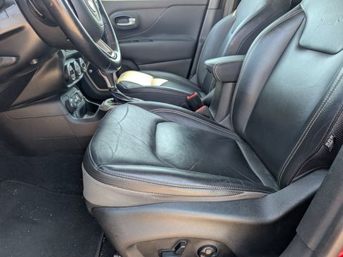 Used 2017 Jeep Renegade Limited AWD/4WD image 7