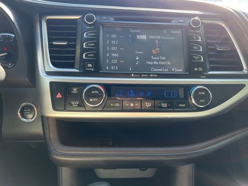 Used 2016 Toyota Highlander Limited image 33