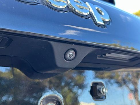 Certified 2022 Jeep Compass Limited image 30