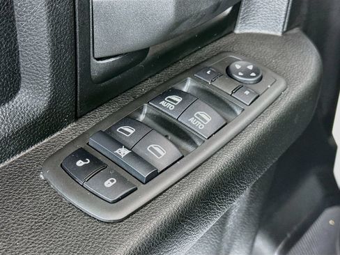Used 2022 RAM 2500 Tradesman w/ Chrome Appearance Group AWD/4WD image 17
