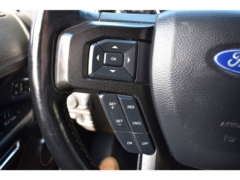 Used 2020 Ford Expedition Limited image 41