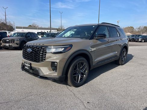 New 2026 Ford Explorer ST-Line w/ ST-Line Street Pack image 1