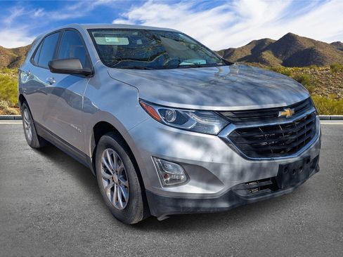 Used 2020 Chevrolet Equinox LS image 3