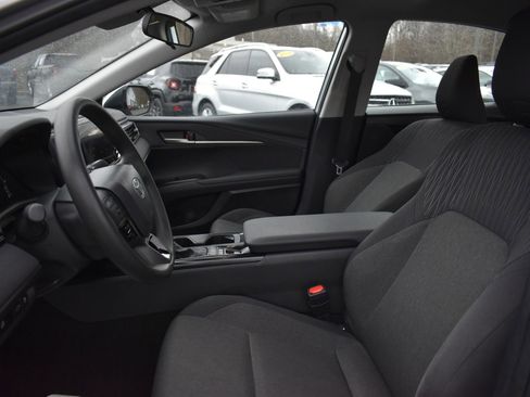 Used 2025 Toyota Camry LE image 14