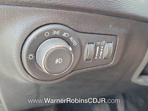 Used 2018 Jeep Compass Trailhawk image 30