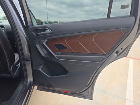 Used 2022 Volkswagen Tiguan SEL R-Line AWD/4WD image 23