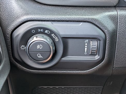 Used 2023 Jeep Gladiator Overland AWD/4WD image 22