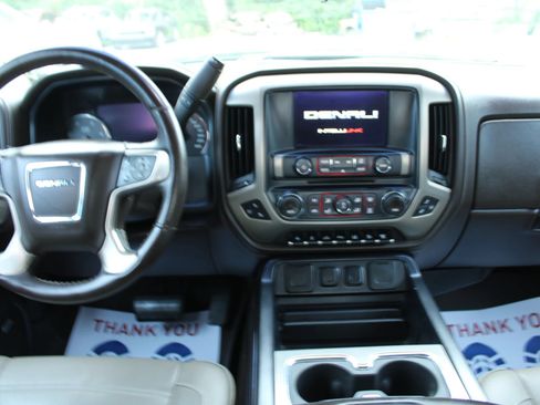 Used 2015 GMC Sierra 2500 Denali w/ Duramax Plus Package AWD/4WD image 17