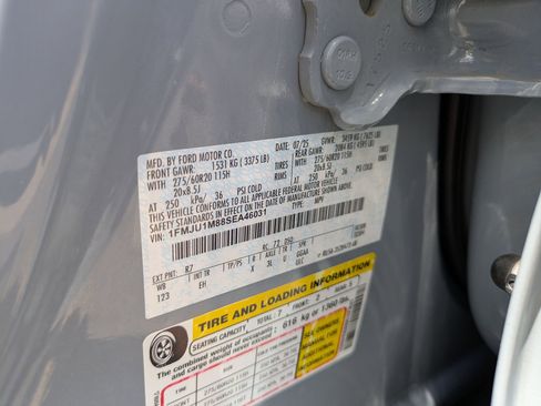 Certified 2025 Ford Expedition Platinum AWD/4WD image 35