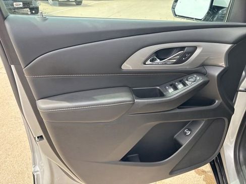 Certified 2020 Chevrolet Traverse LT FWD image 12