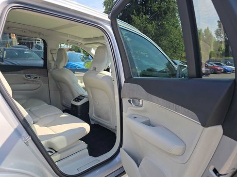 Certified 2023 Volvo XC90 T8 Plus AWD/4WD image 15