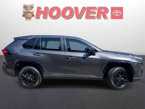 Used 2024 Toyota RAV4 LE FWD image 5
