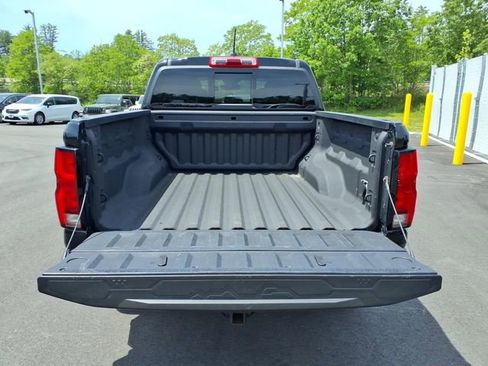 Used 2023 Chevrolet Colorado Z71 w/ Z71 Convenience Package 2 AWD/4WD image 10