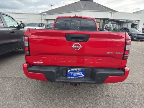 Used 2022 Nissan Frontier SV w/ Technology Package image 6
