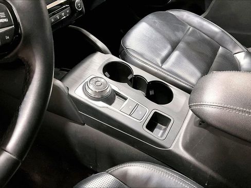 Used 2024 Ford Escape Platinum AWD/4WD image 16