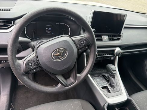 Used 2025 Toyota RAV4 XLE image 11