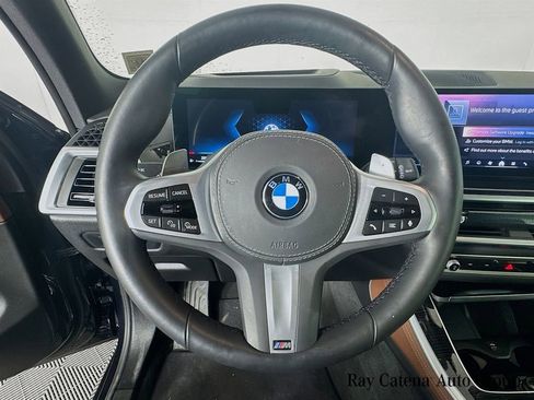 Used 2025 BMW X5 xDrive40i w/ M Sport Package AWD/4WD image 11