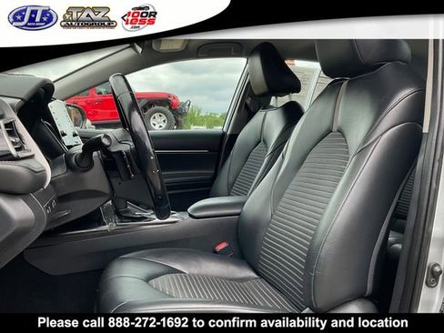Used 2022 Toyota Camry SE image 10