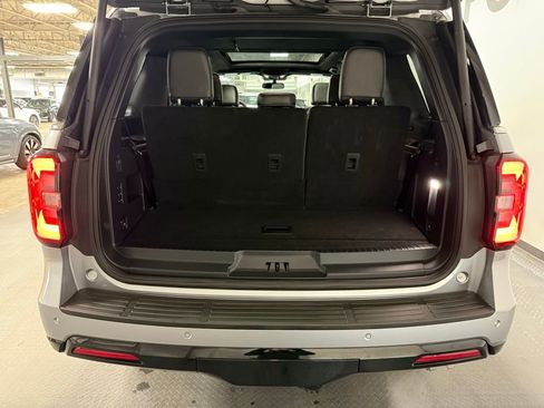 Used 2024 Ford Expedition Limited AWD/4WD image 22