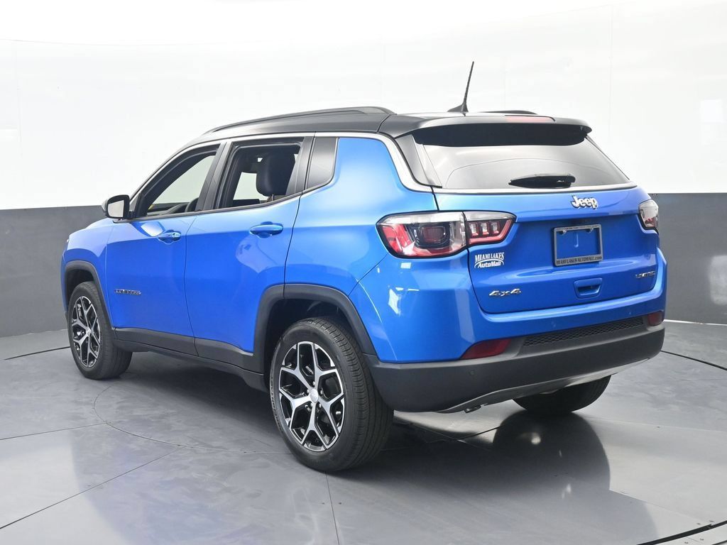 Used 2024 Jeep Compass Limited AWD/4WD image 4