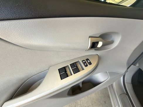 Used 2011 Toyota Corolla LE FWD image 21
