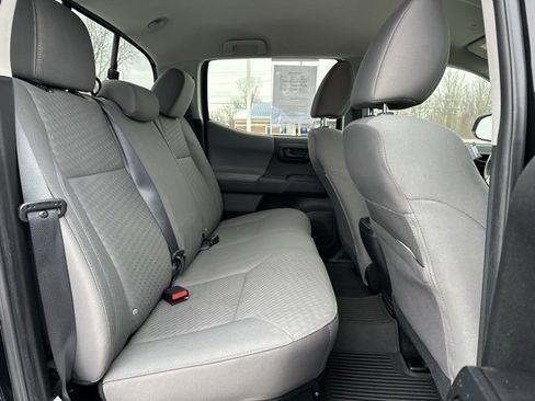 Used 2022 Toyota Tacoma SR image 11