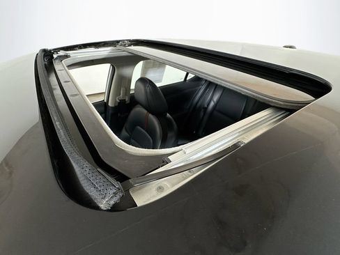 Used 2024 Nissan Sentra SR w/ SR Premium Package FWD image 19