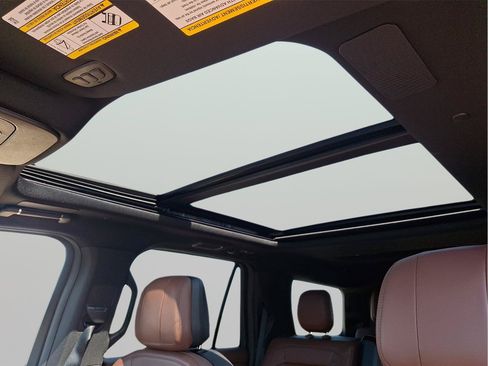 New 2026 Lincoln Navigator Reserve AWD/4WD image 10