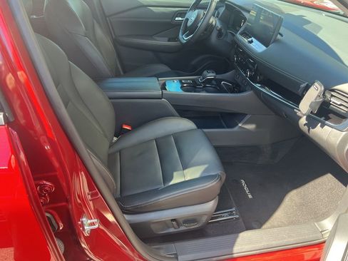 Used 2024 Nissan Rogue SL w/ SL Premium Package image 13