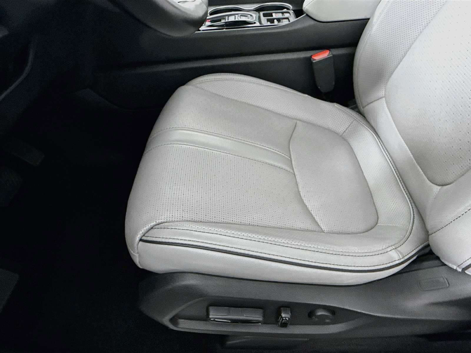 Certified 2024 Honda Pilot Elite image 33