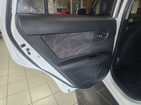 Used 2014 Scion xB image 10