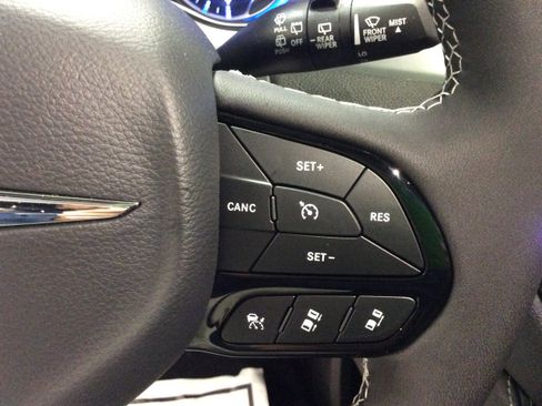 New 2026 Chrysler Pacifica Limited w/ S Appearance Package image 24