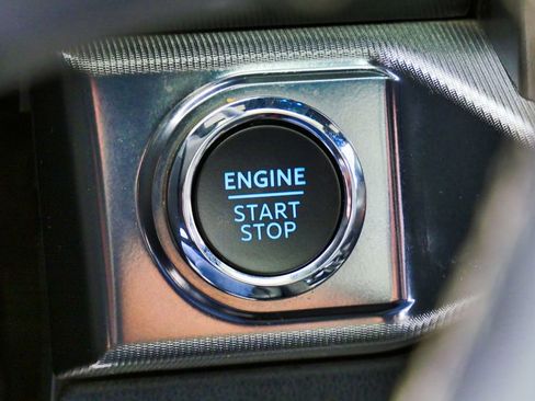 Used 2025 Ford F150 Lariat AWD/4WD image 28
